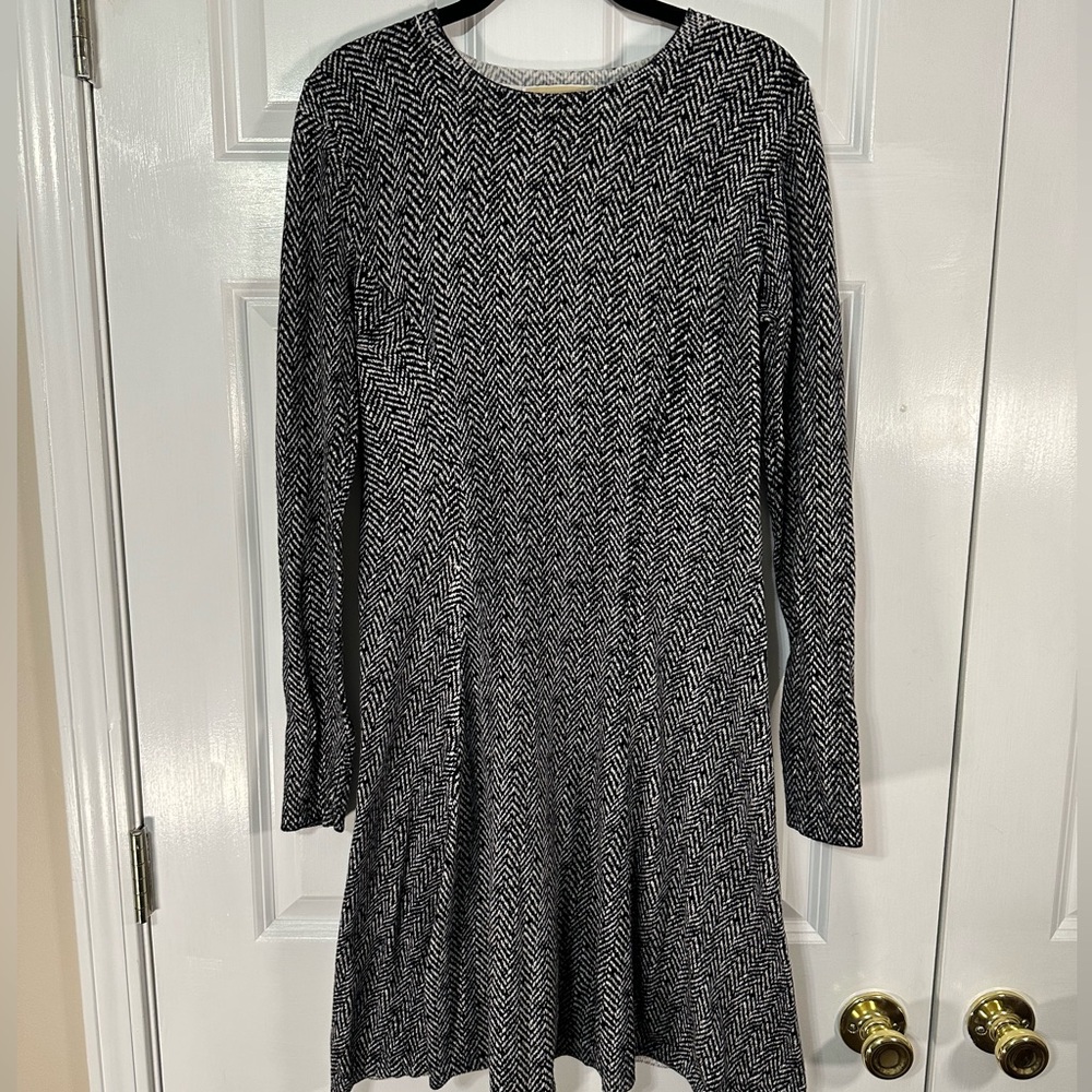 Michael Michael Kors long sleeve black and white pattern size medium dress